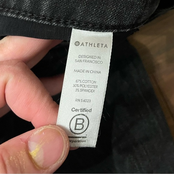 Athleta Sculptek Slim Straight Jeans Size 8P - Picture 3 of 4